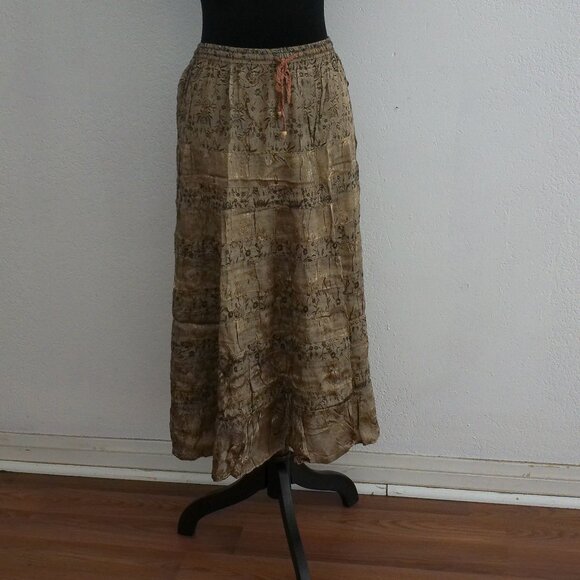 A-list by Wrapper, Beige Maxi skirt, Shiny, India style - Picture 4 of 8